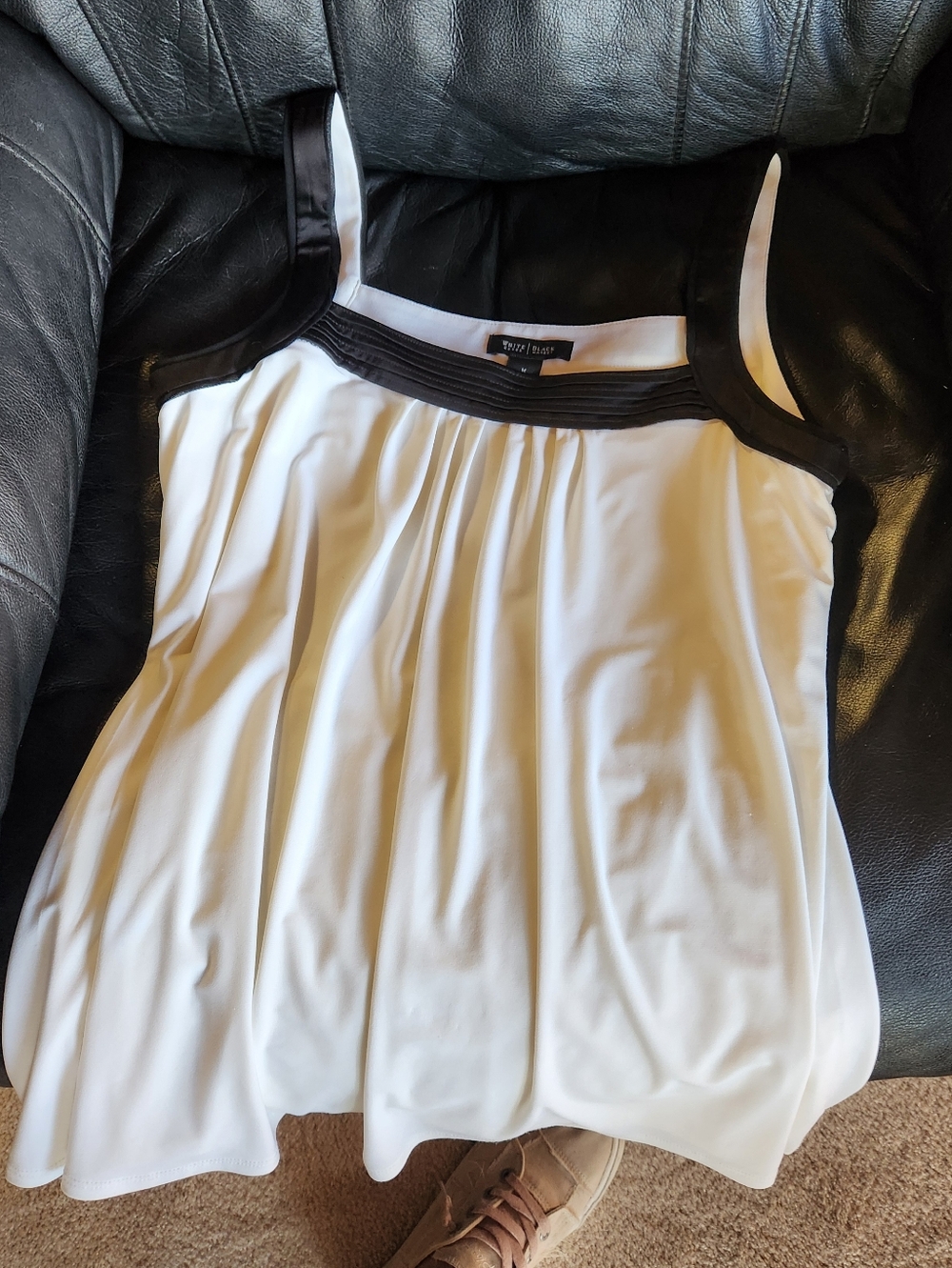 White House Black Market White Sleeveless Tank Top - M